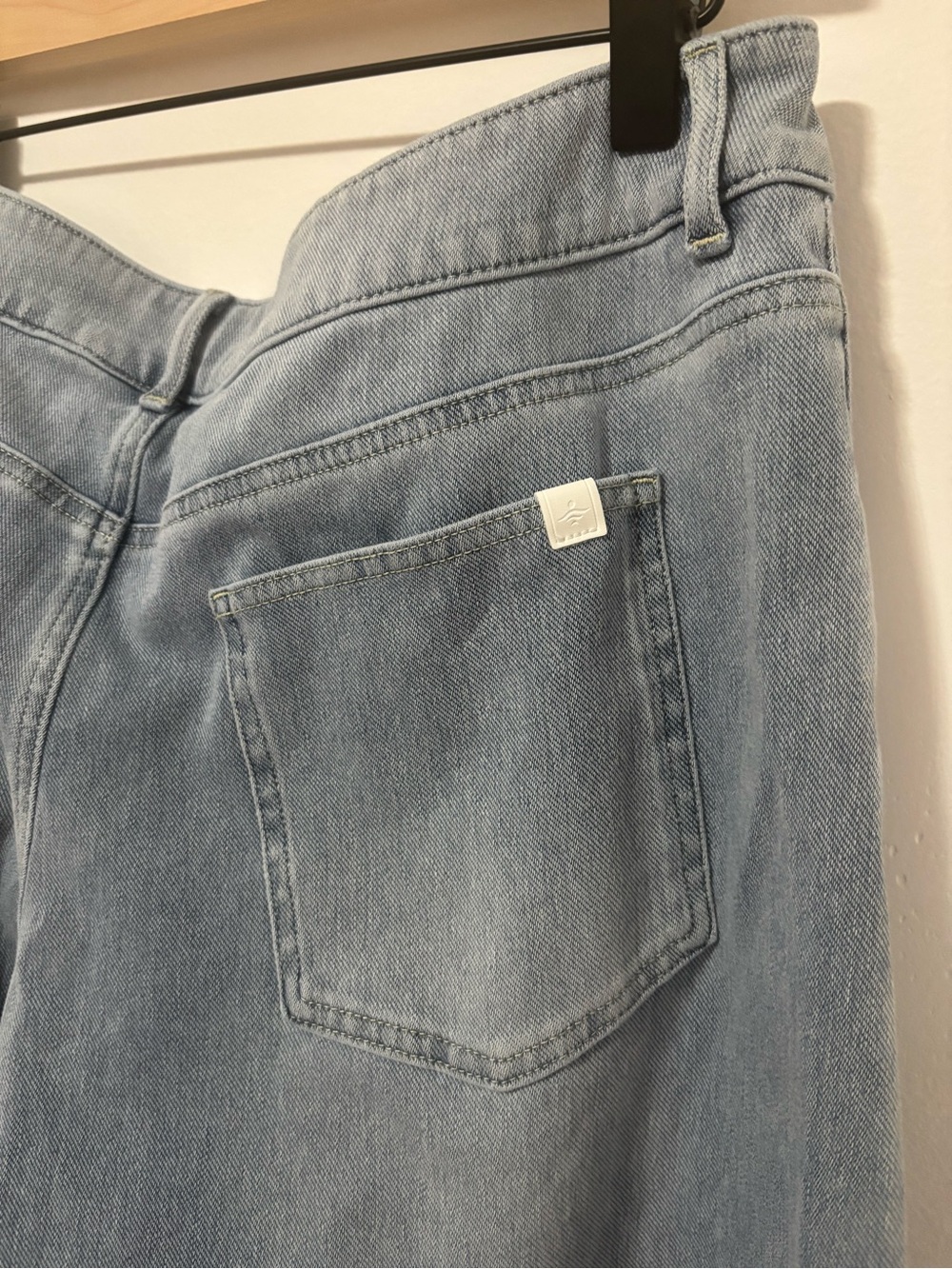 Light Blue Wide-Leg Women’s Jeans - Picture 9 of 9
